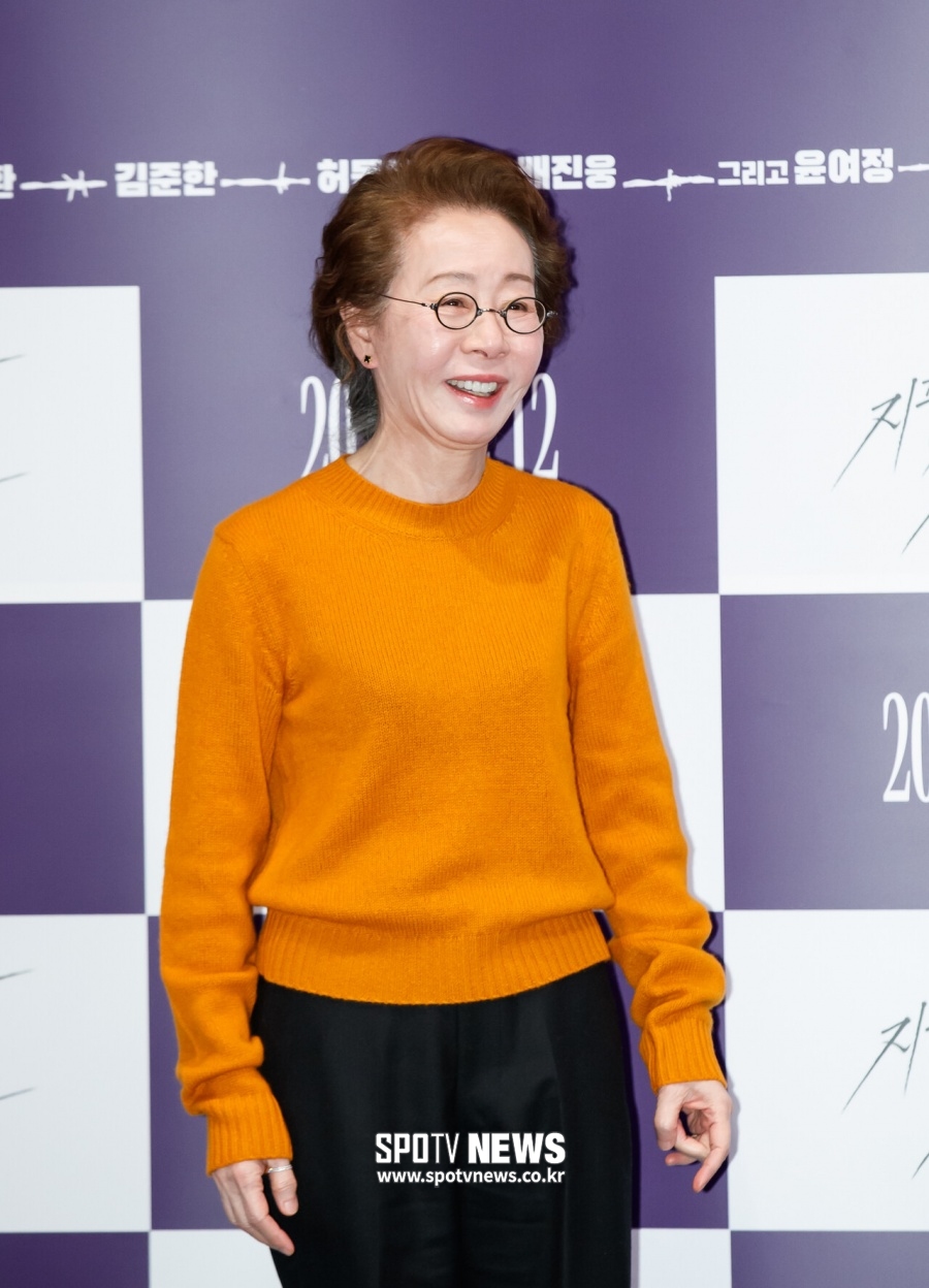 윤여정, 美고담어워즈 '최고의 여배우상' 후보 올랐다