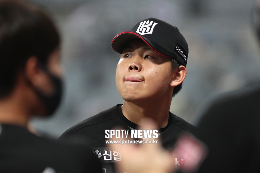 [포토S] 투런포 허용한 소형준, 아쉬움에