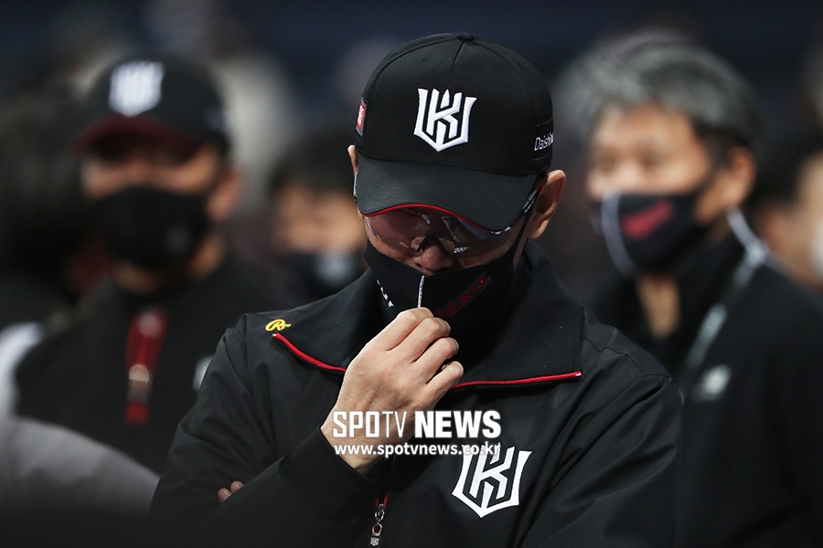 [포토S] 이강철 감독, 아쉬운 가을 야구 마감