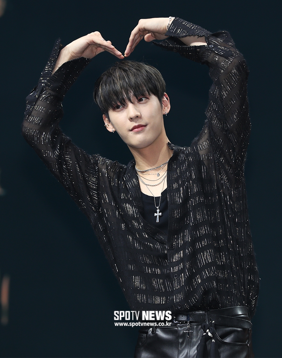 [포토S] 비투비포유 민혁, 귀여운 하트!