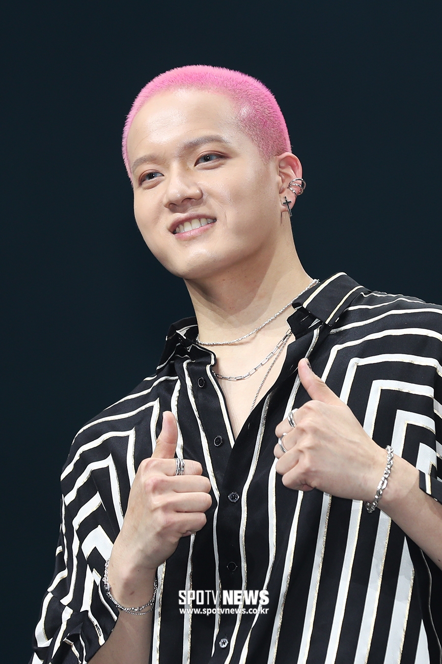 [포토S] 비투비포유 프니엘, 엄지 척!
