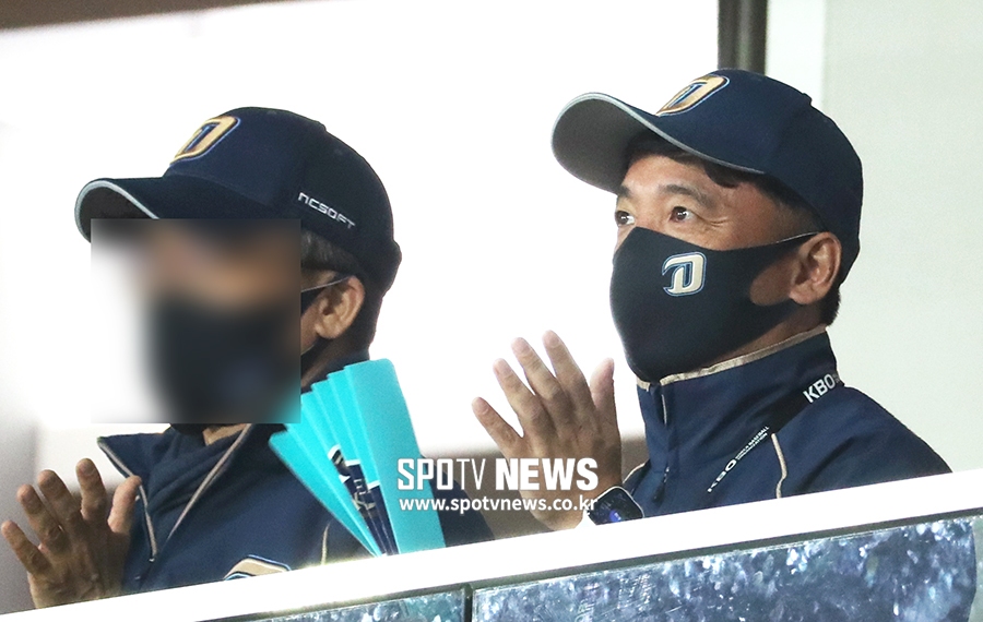 [포토S] 김택진 구단주, 한국시리즈 관람