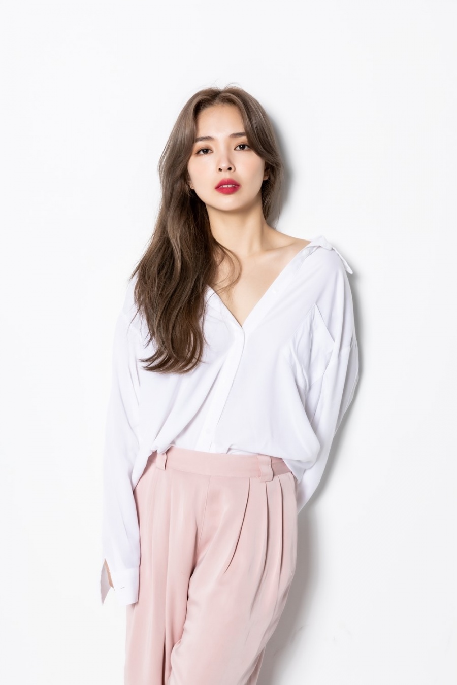 디에이드 안다은, '그땐 어렸고 미안했다고 말해'로 빛나는 '솔로 데뷔'