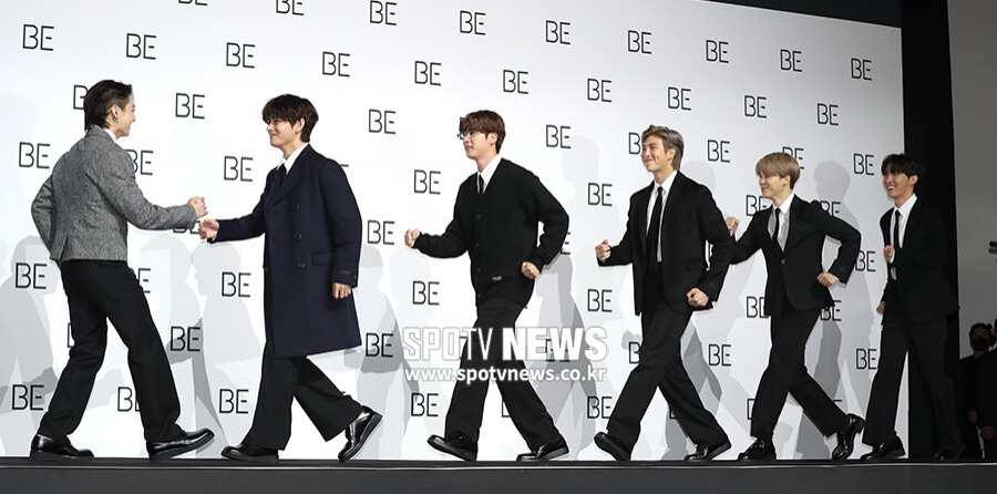 방탄소년단 슈가, 어깨수술로 간담회 불참…RM "회복중, 양해부탁"
