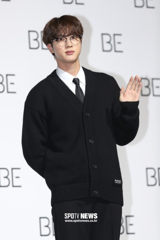 [컴백 BTS] "유명세가 세금" 방탄소년단이 군 입대 관련 질문에 대처하는 자세 (영상)