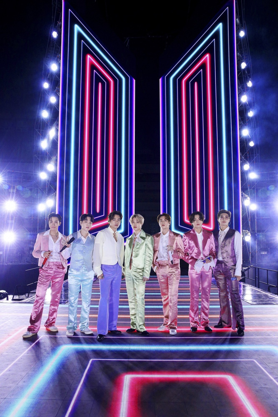 방탄소년단, 'AMAs' 3년연속 수상…2관왕 영예→신곡 무대로 피날레 장식[종합]