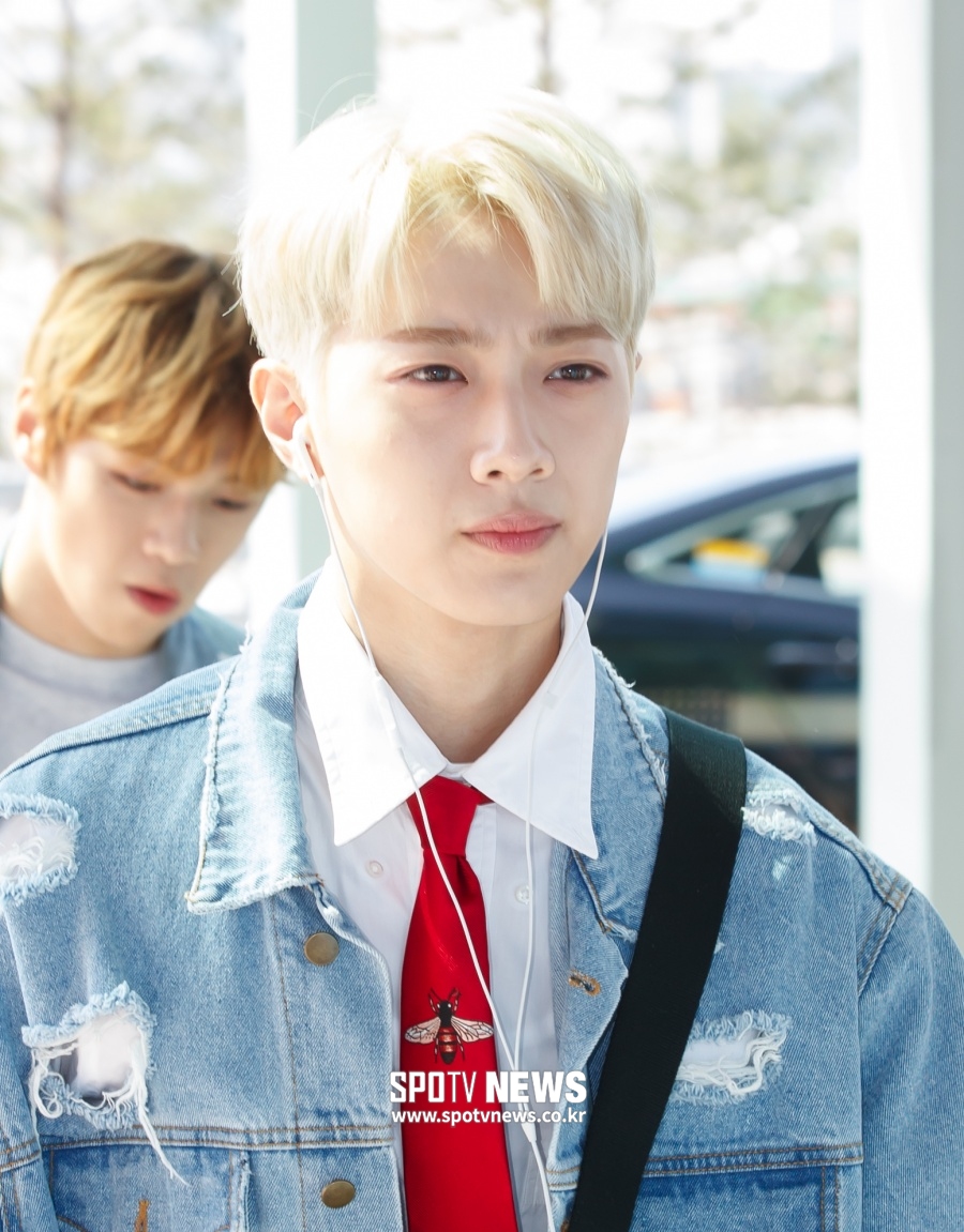 '병아리 연습생'은 어디에…라이관린, 대륙도 놀란 '길거리 흡연+침뱉기'[종합]