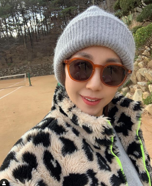 '♥윤종신' 전미라, 테니스장을 지배하는 형광호피 패션 '이걸 소화하네'