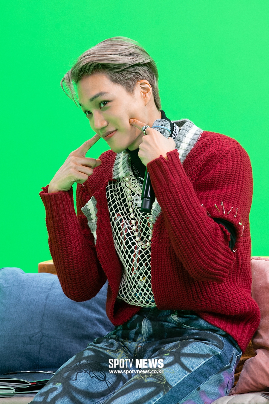 [포토S] 엑소 카이, 볼을 콕콕!