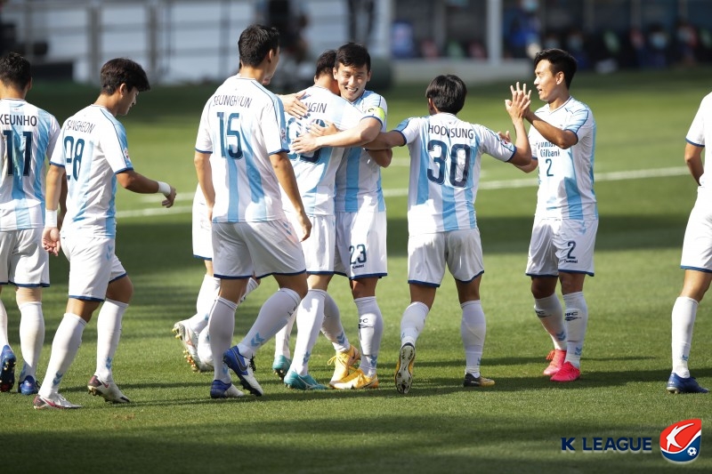 4골 폭발 울산, 상하이 꺾고 조별리그 무패로 ACL 16강 진출