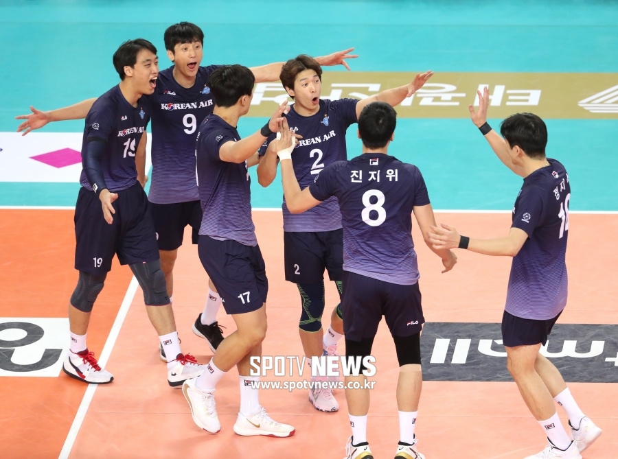 [인천 게임노트] '1위 점프' 대한항공, 3연승 질주…삼성화재 6연패
