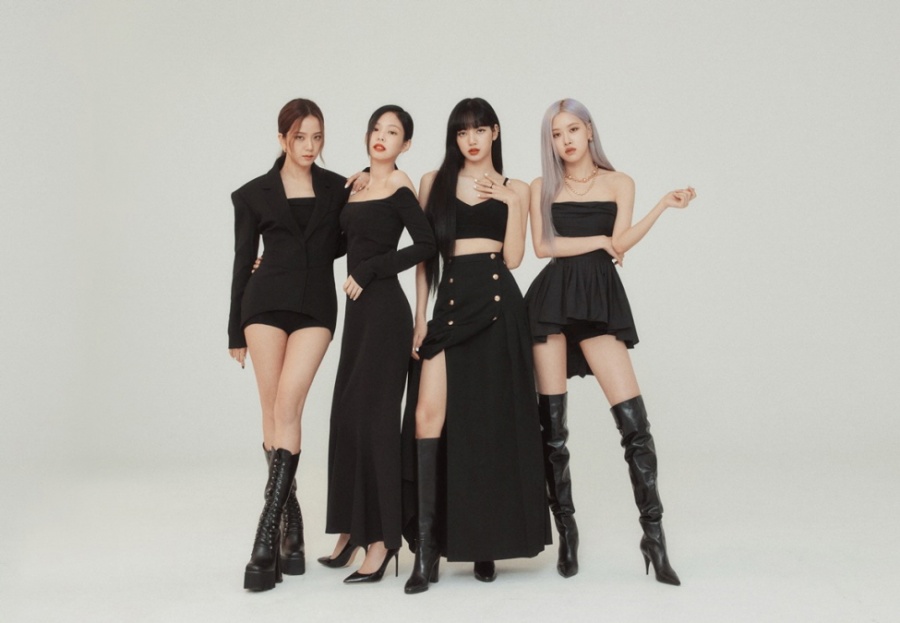 블랙핑크, 지구를 지키기 위한 여정에 동참하다