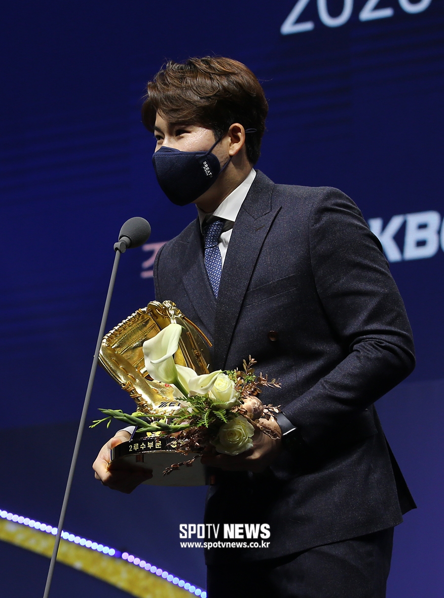 [포토S] 박민우, 우승과 함께 골든글러브 수상