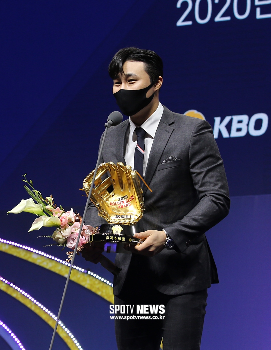 [포토S] 골든글러브 김하성, 미국 진출 앞두고 유종의 미