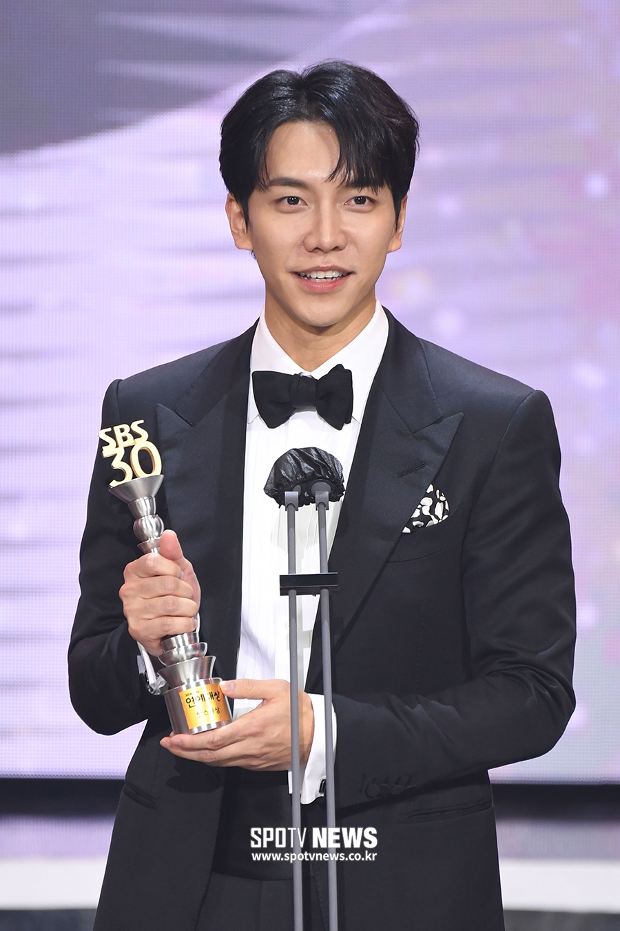 [포토S] 이승기, 핫스타상 수상