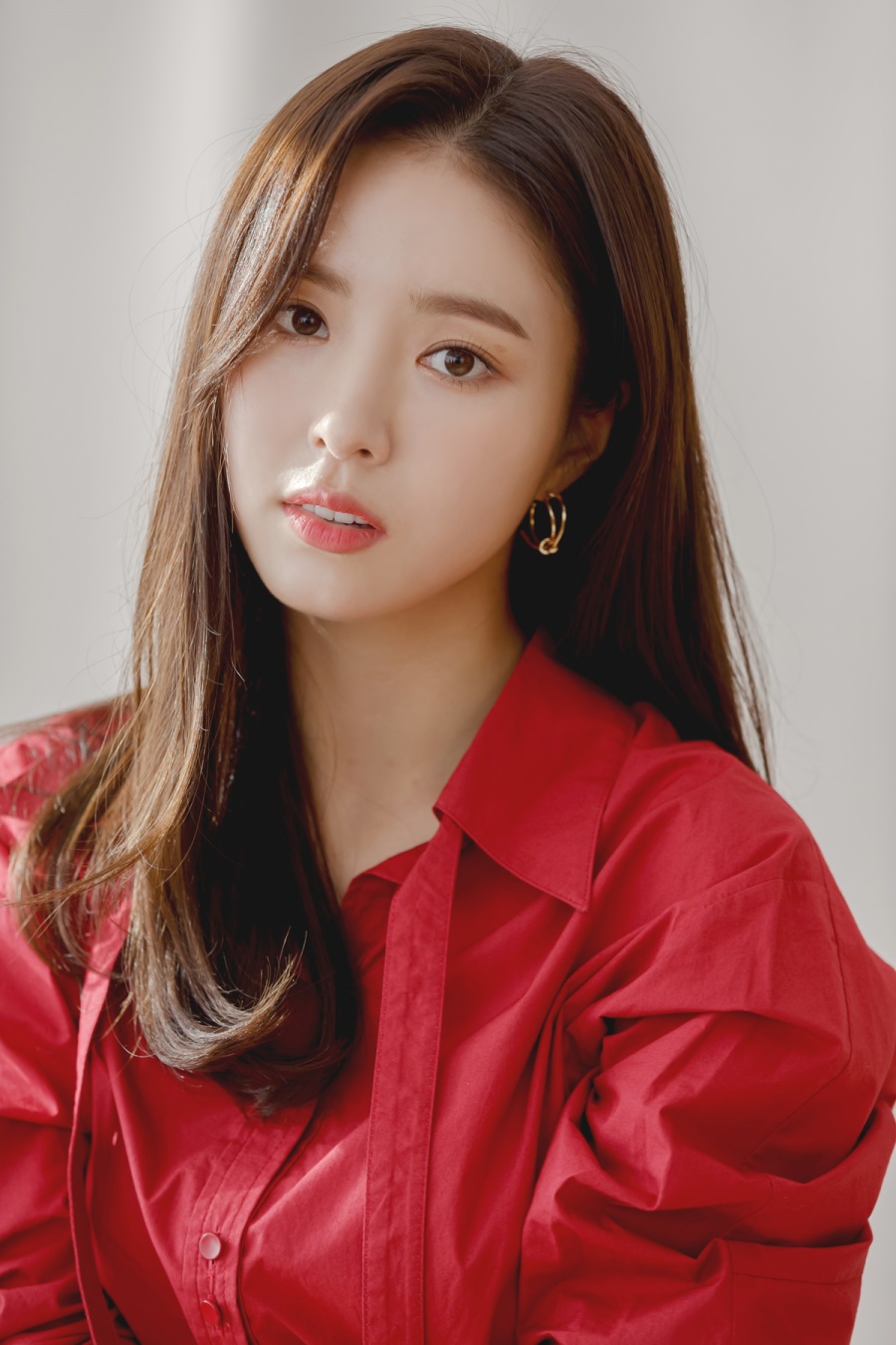 신세경, 저소득층 여아 위해 유튜브 수익금 기부…연말 따뜻한 선행