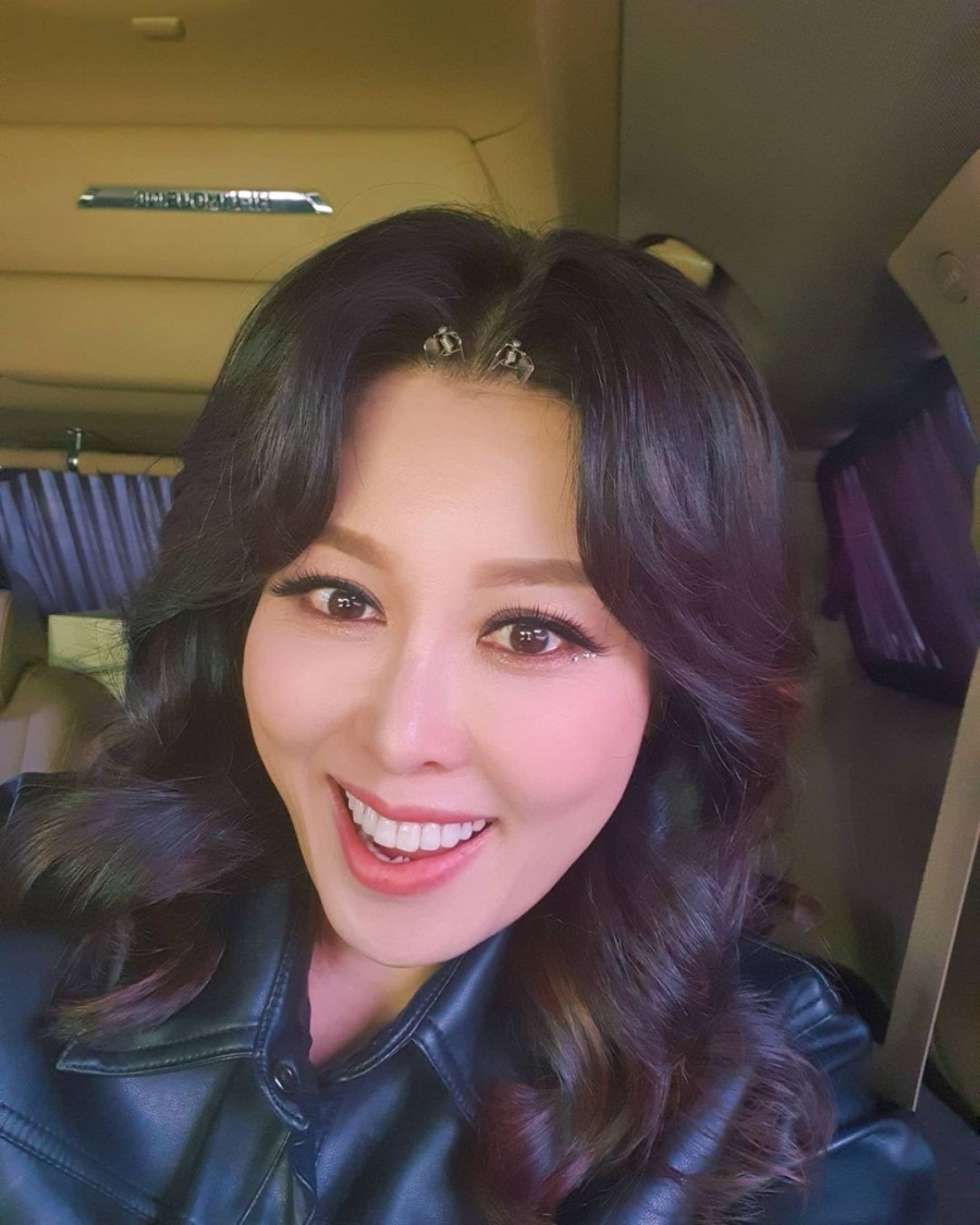 '32kg 감량' 홍지민, 마냥 어린줄 알았는데…흰머리 염색하는 곧 49세