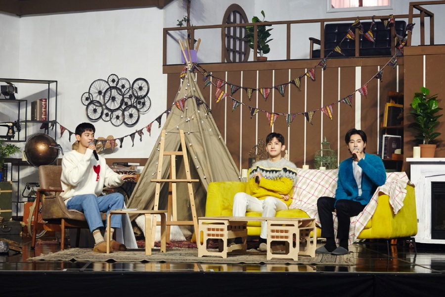 동방신기, 데뷔 17주년 기념 온라인 팬미팅 성황
