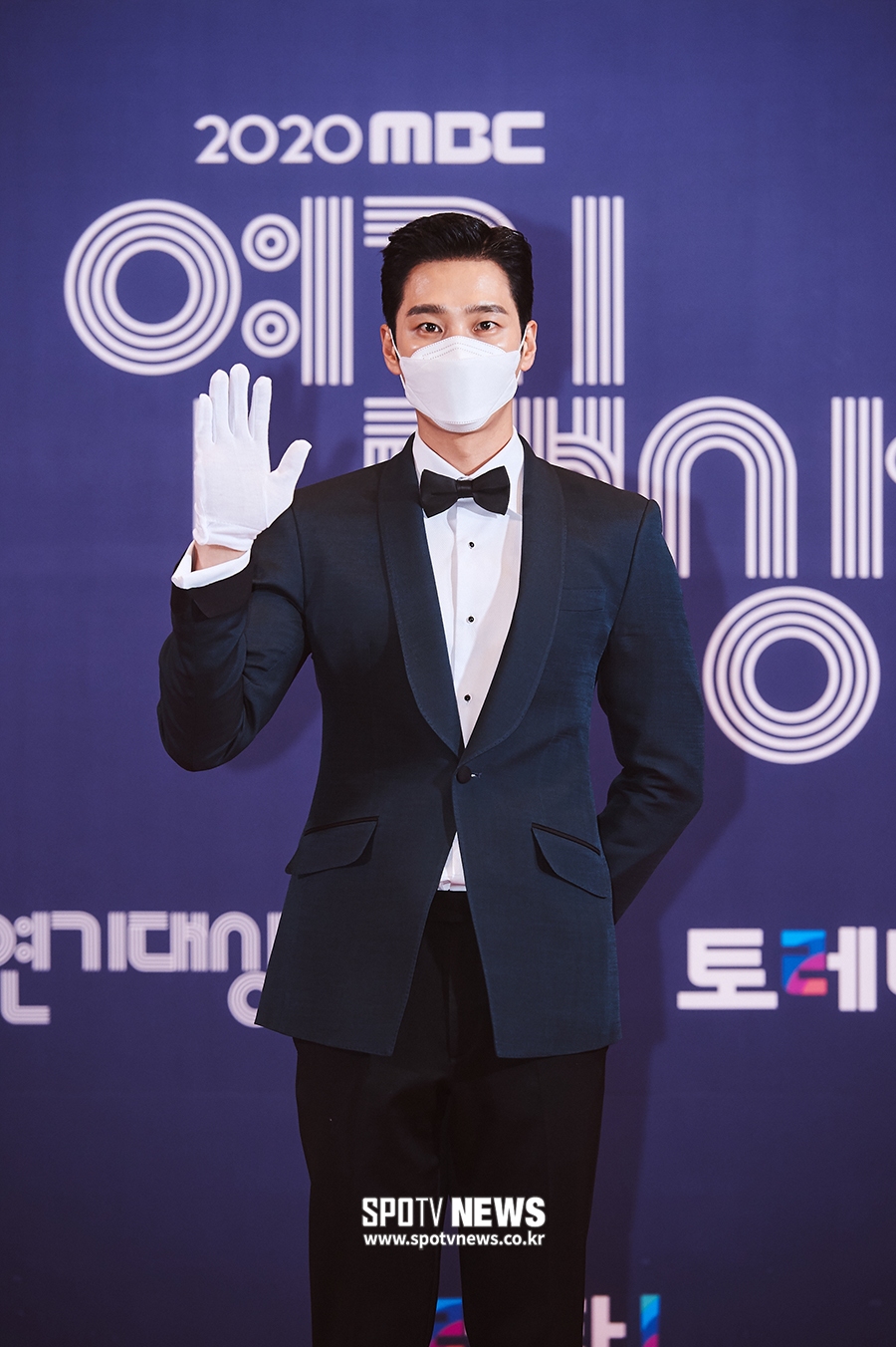 [포토S] 안보현, 마스크로 가려지지 않는 '잘생김'