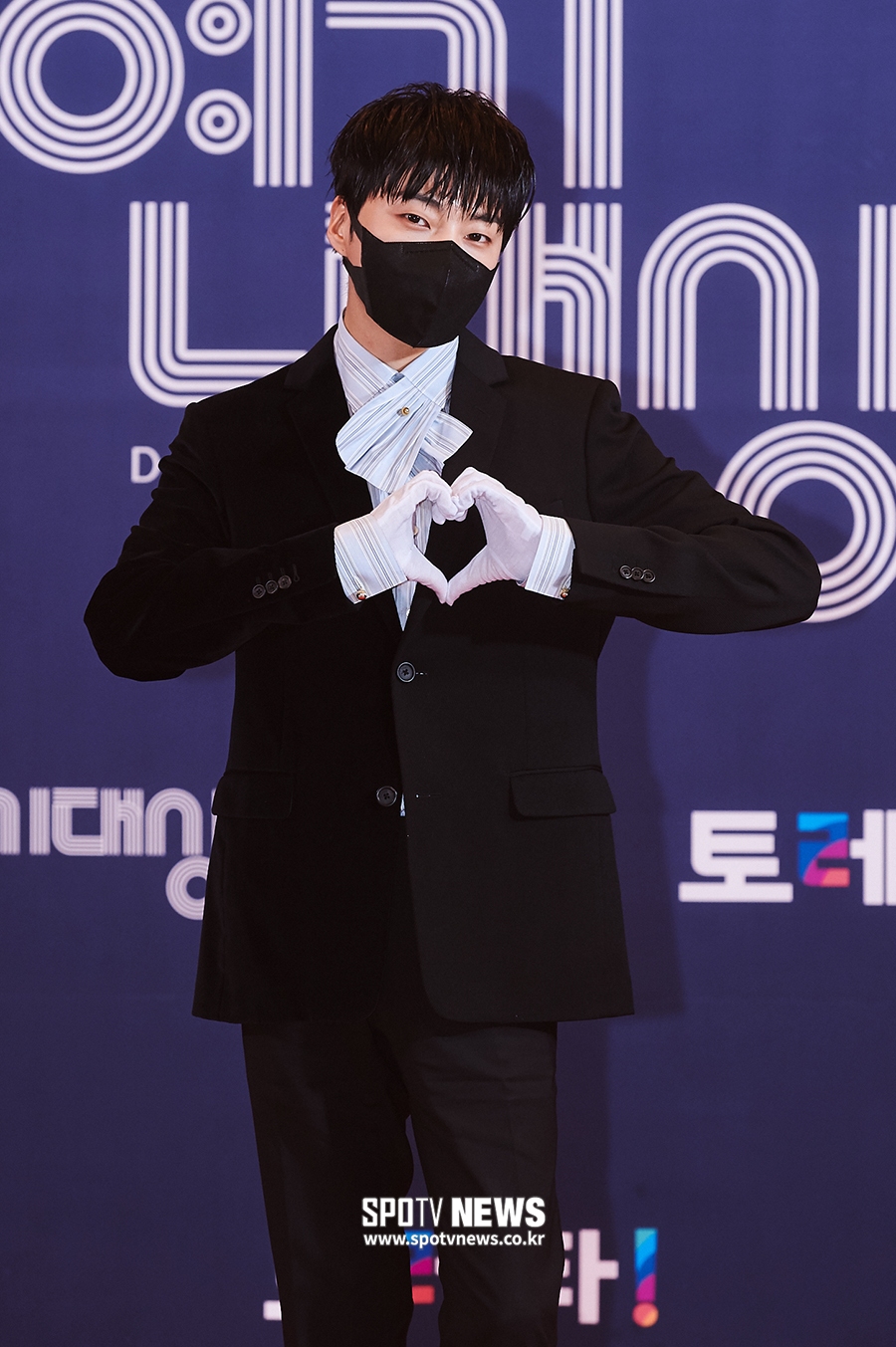 [포토S] 강승윤, 매력적인 하트