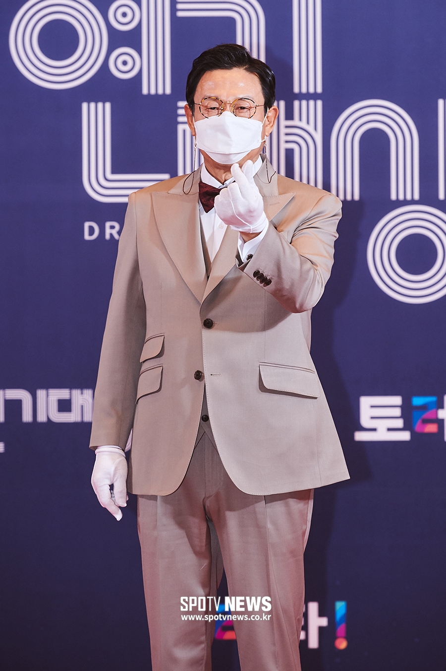[포토S] 김응수, '나도 하트 순정이 있다'