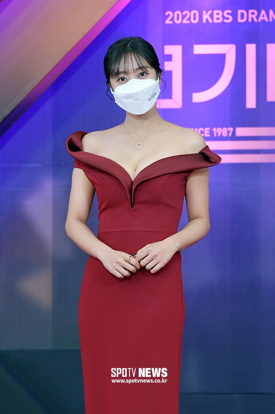 [포토S] 조보아, 과감한 드레스 입고