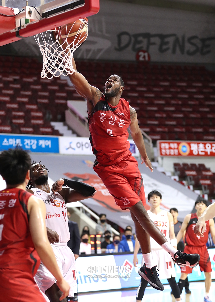 [포토S] 슬램덩크 꽂는 윌리엄스