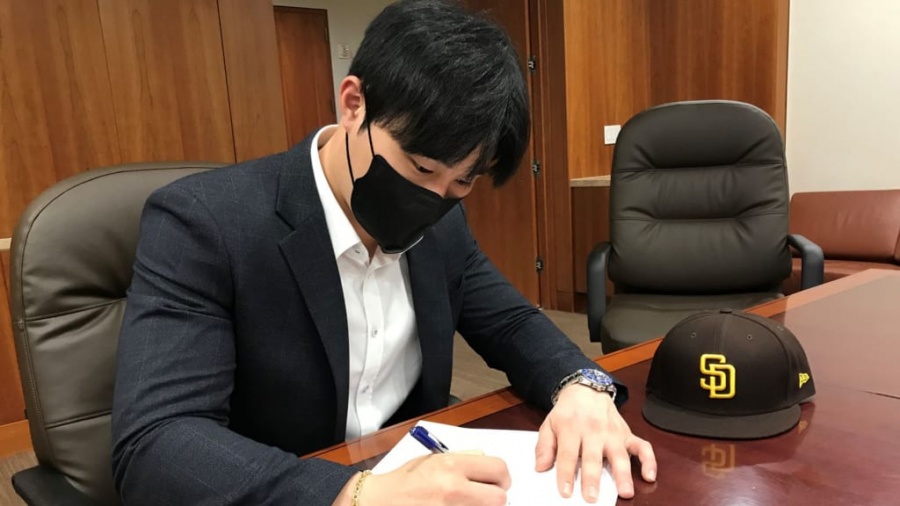 “김하성 만능 선수… 크로넨워스 2루 주전, 김하성 DH” 美언론 1차 예상