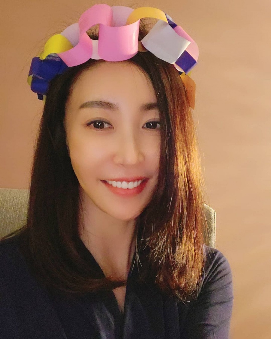 성현아, 10살 아들이 만들어준 화관 자랑…"스윗한 마이 보이"