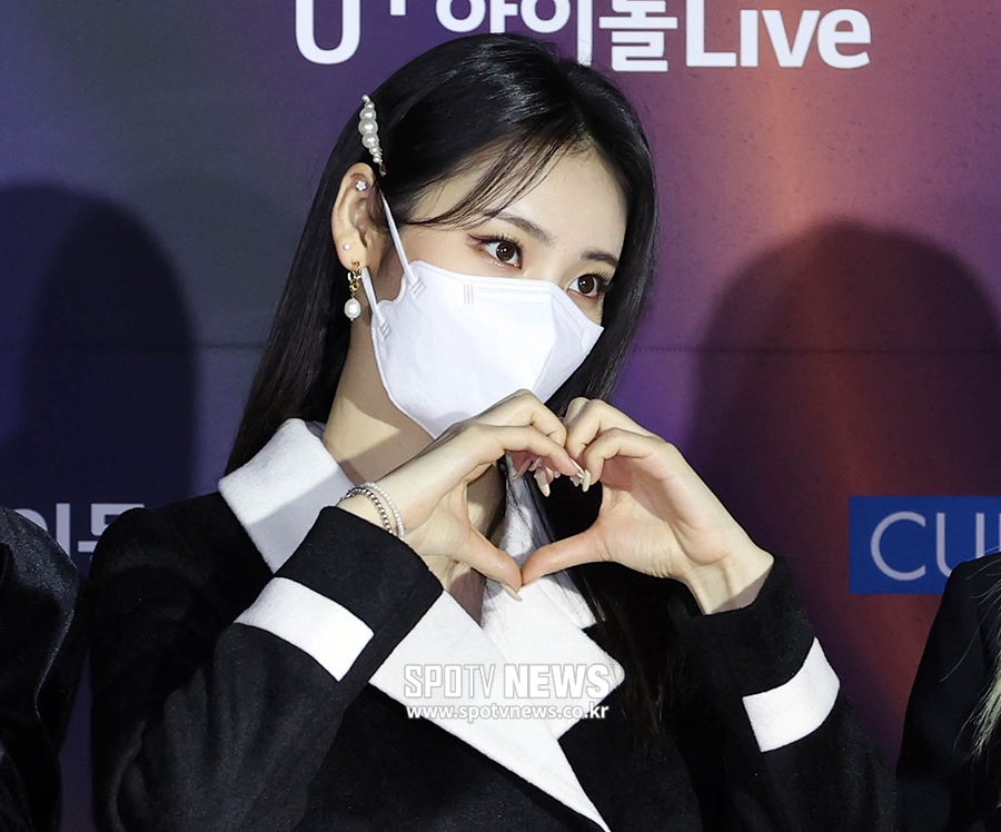 [포토S] 이달의소녀 진솔, 예쁘게 하트!