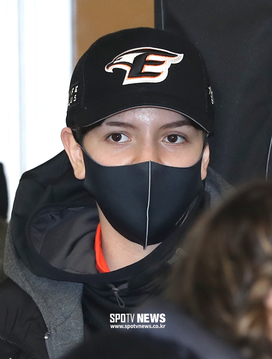 [포토S] 수베로 감독 딸, 이글스 모자 쓰고!