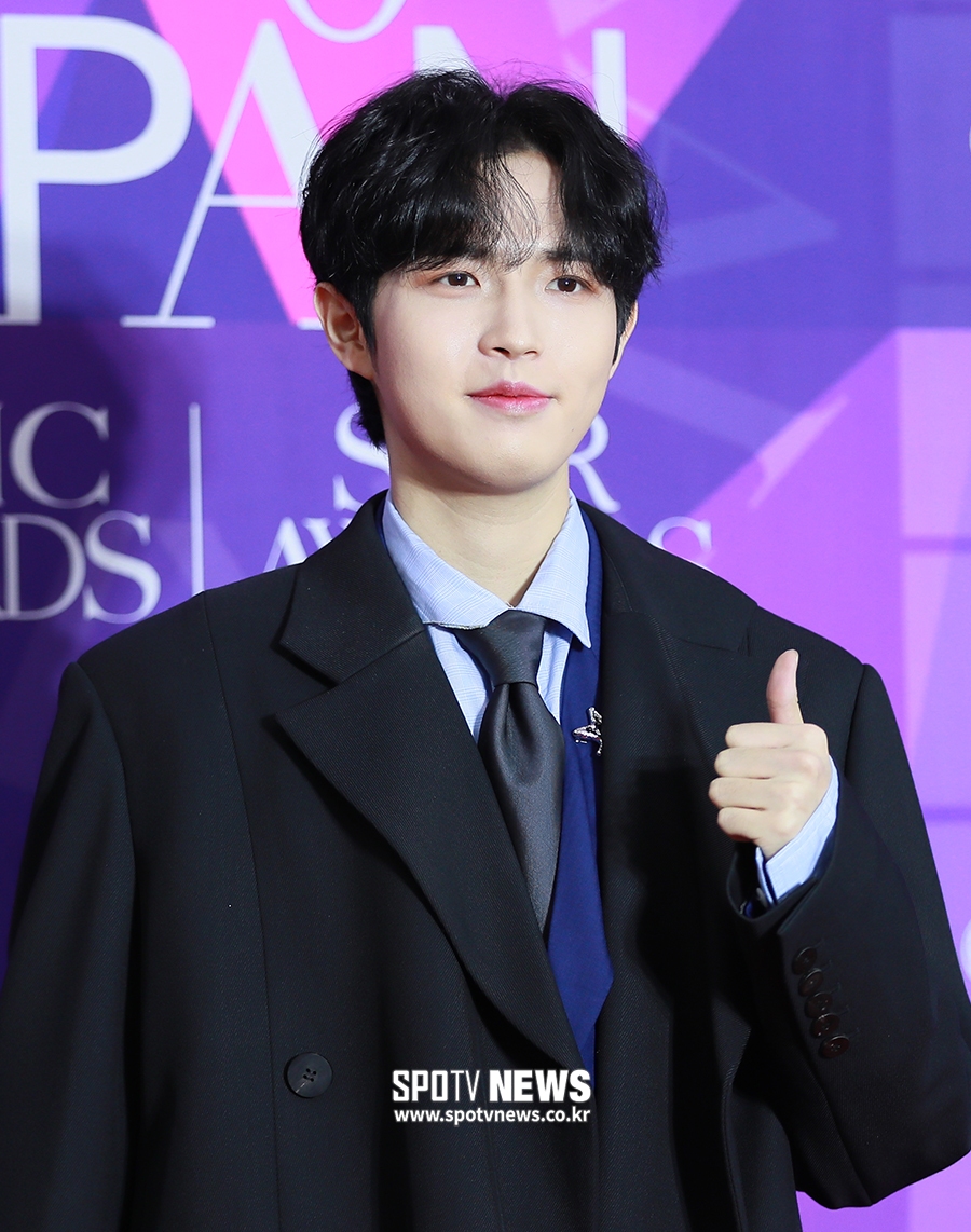 [포토S] 김재환, 백옥 피부 반짝반짝