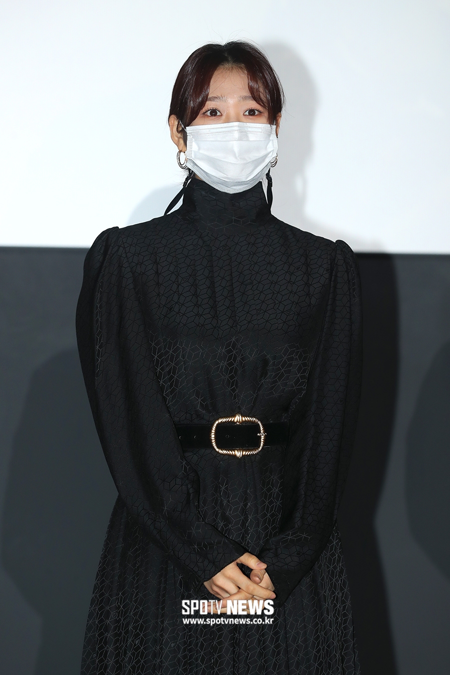 [포토S] 배누리, 작은 얼굴에 너무 큰 마스크