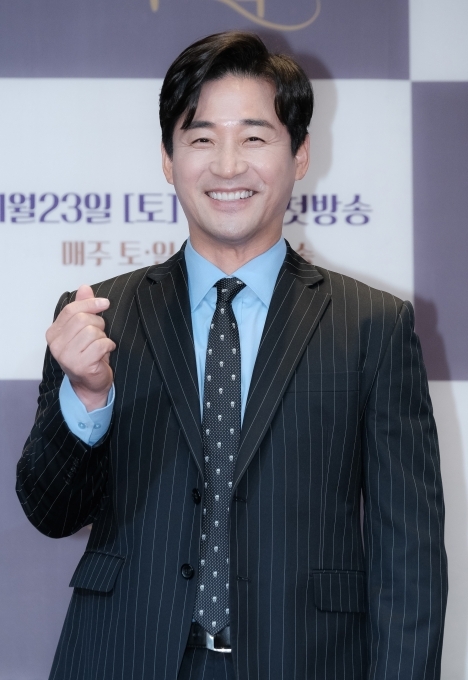 '결사곡' 전노민, 딸 친구와 불륜? 성훈과 동성애?…불륜녀, 정체를 찾아라