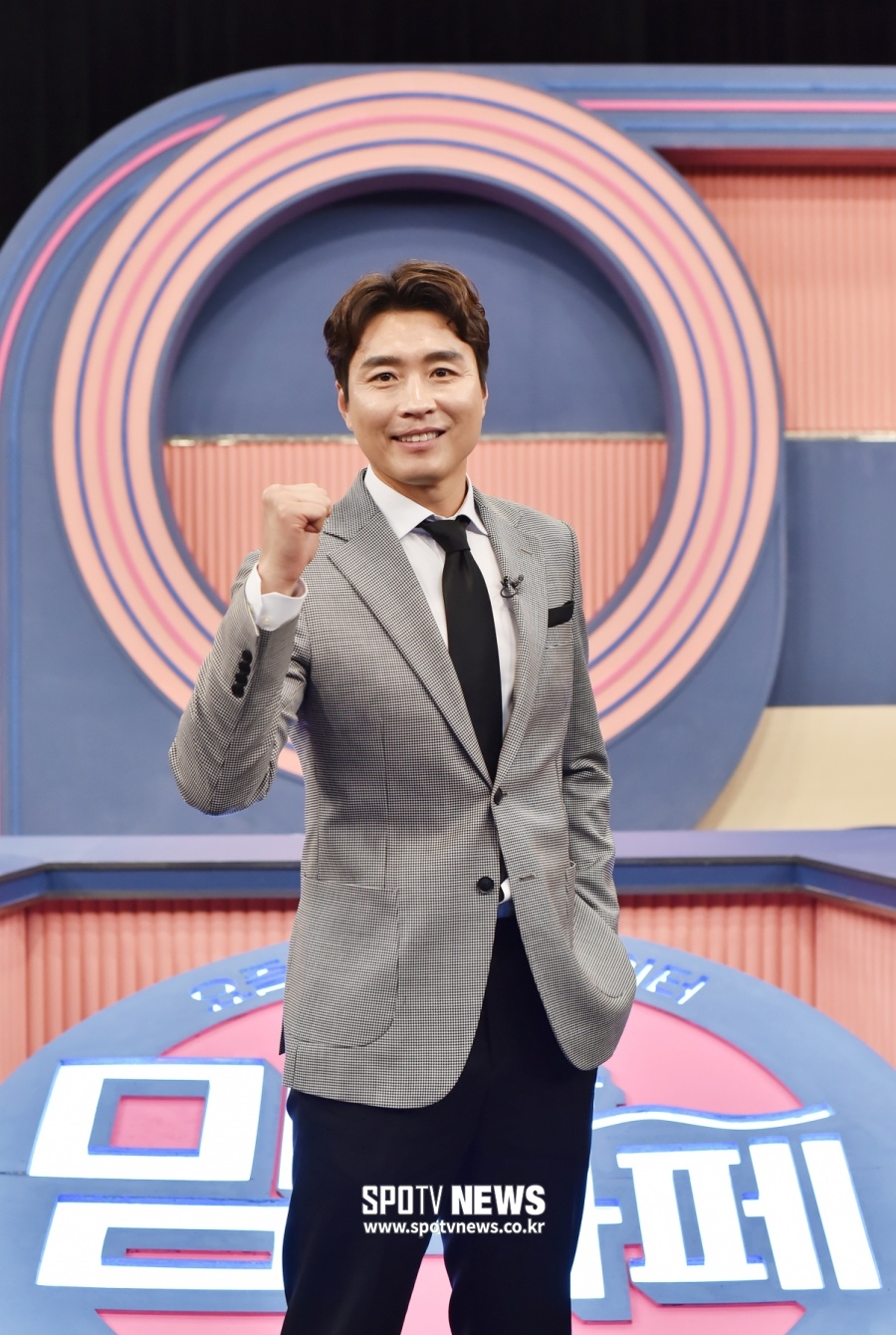 [포토]'맘 편한 카페' 이동국 '몸으로 기억하는 축구선수 포즈'