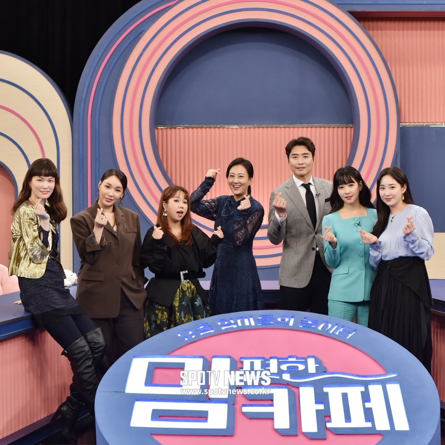 [포토]'맘 편한 카페' 송경아‧배윤정‧홍현희‧장윤정‧이동국‧이유리‧최희