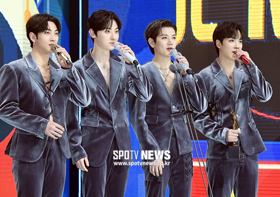 [포토S] 뉴이스트, 은근한 섹시미