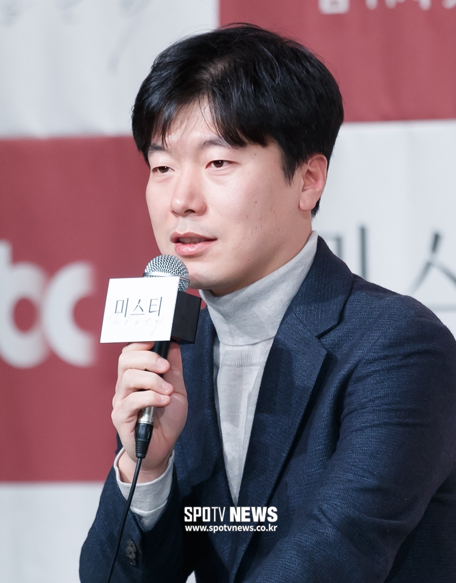 [단독]500억 대작 '무빙', 모완일PD 하차