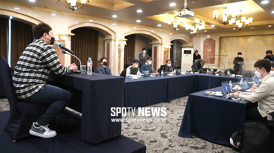 [포토S] 기자 간담회 갖는 메이저리거 최지만