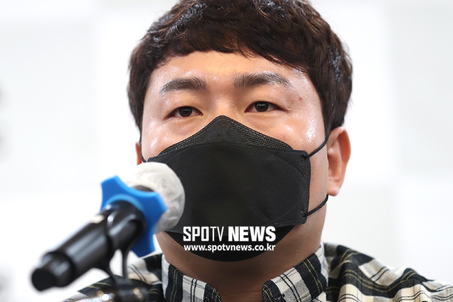 [포토S] 연봉 조정 앞둔 최지만