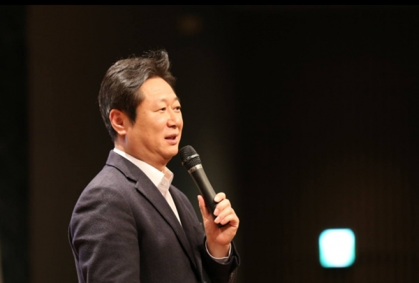 황희 "생활비 60만원 말한 적 없어…스페인 여행은 부적절"