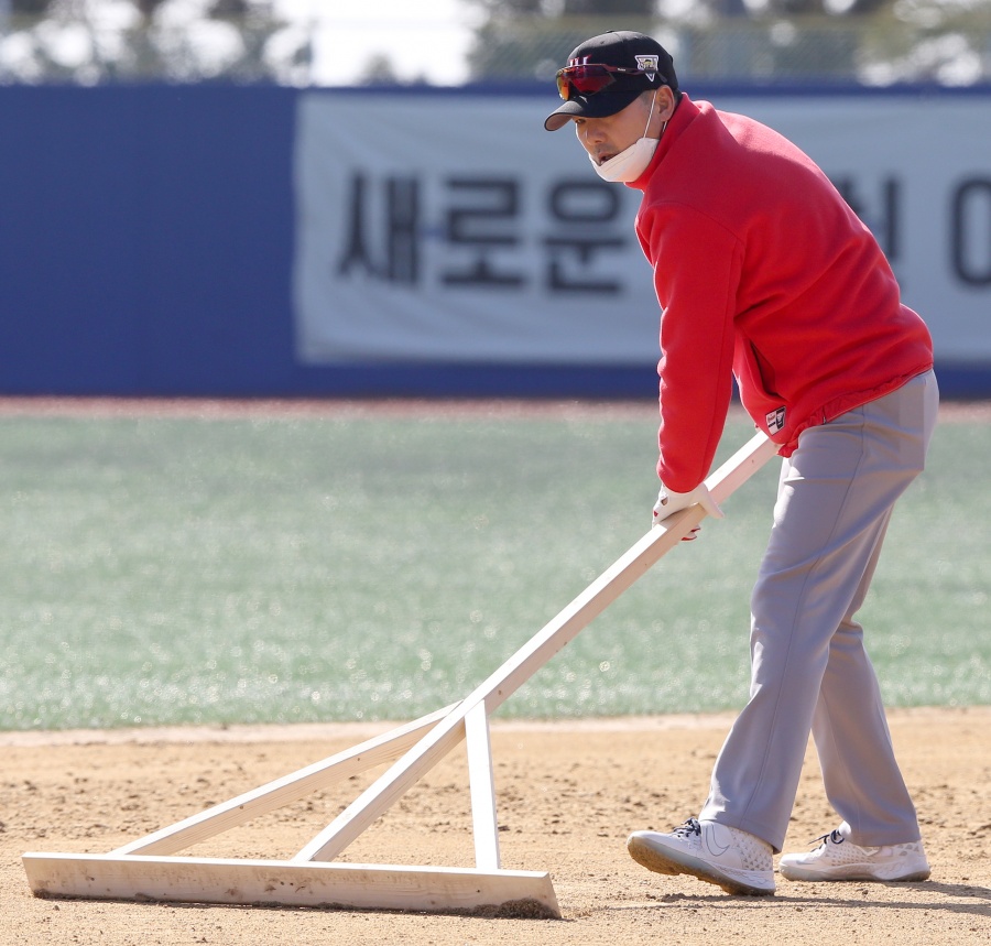 [스포츠타임 Q&A] “5선발, 마무리가 누군가요?” 팬들이 물었다, 김원형 감독이 답했다