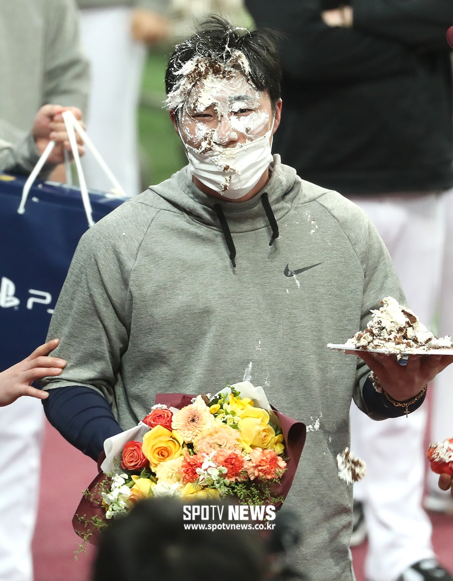 [포토S] 키움 떠나는 김하성, 격한 송별회의 흔적
