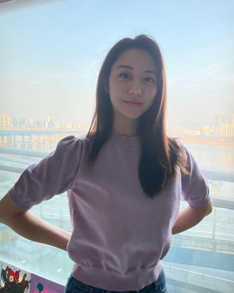 '한강뷰'라서 따뜻하나…'쌍둥이 맘' 한그루, 집에서 반팔 입고 미모 자랑