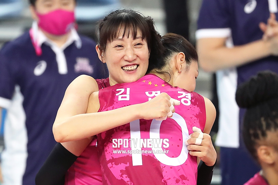 [포토S] 김연경-김세영, 뜨거운 포옹
