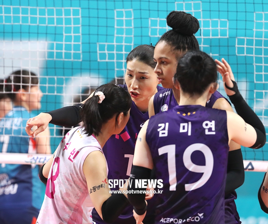 [포토S] 김연경, 집중하는 배구 여제