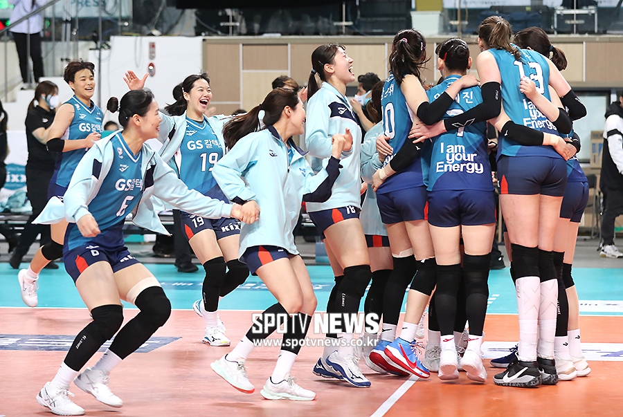 [포토S] GS칼텍스, 흥국생명 꺾고 단독 1위 등극!