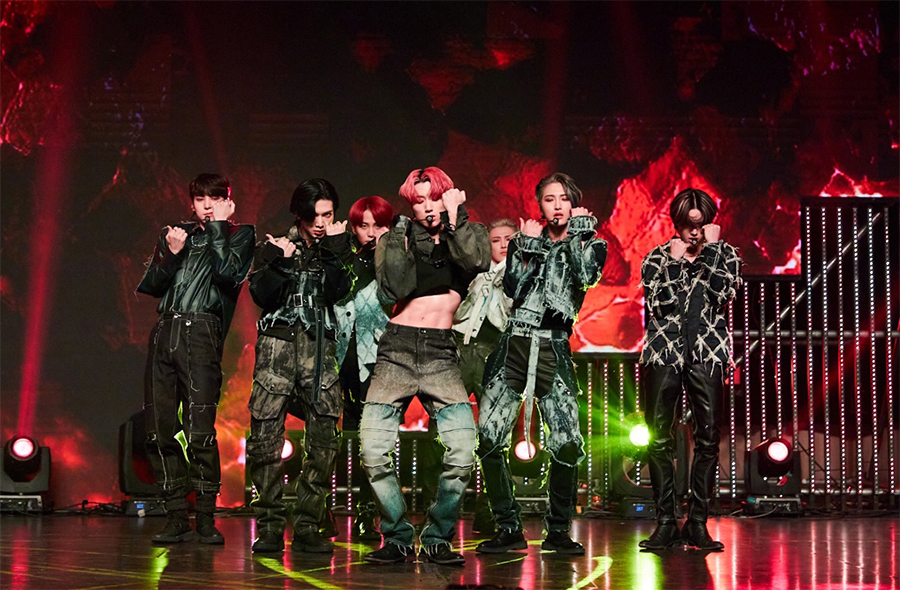 '마라맛 넘어 불맛' 에이티즈(ATEEZ), '불놀이야'로 화끈한 컴백 무대 [영상]