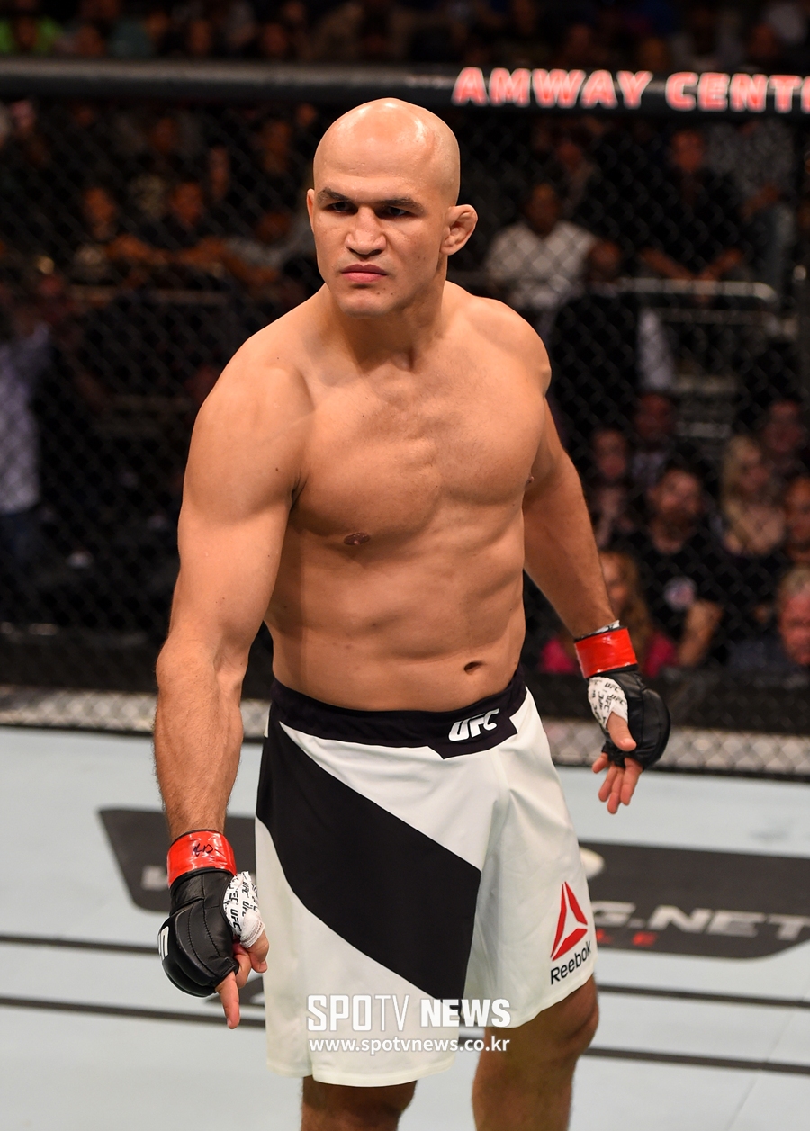 JDS·오브레임, UFC에서 방출…베테랑 정리해고 가속화