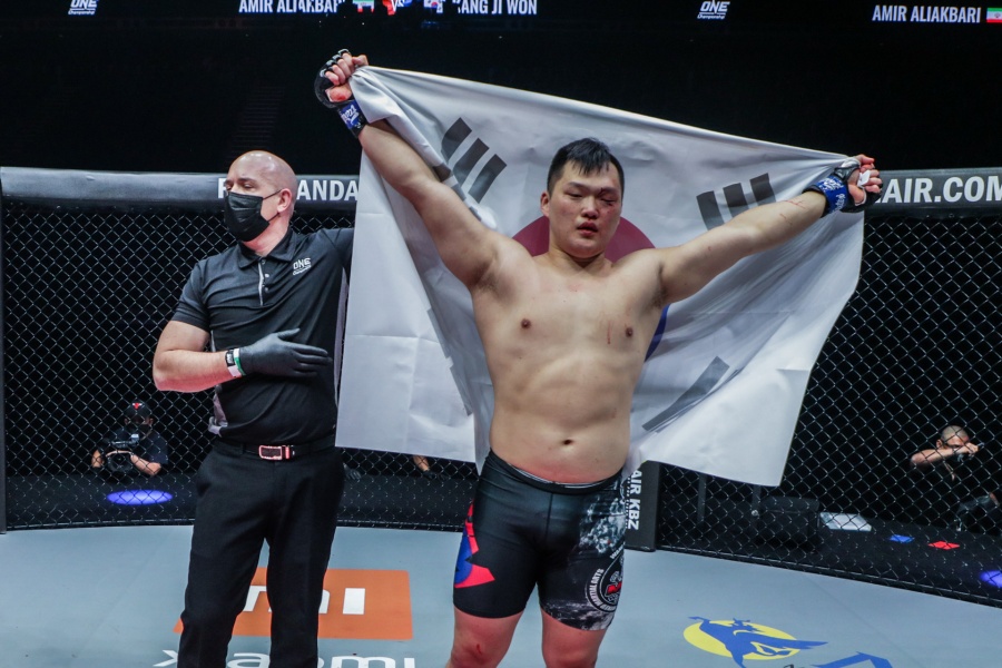 "날 떡밥 취급하길래…" 강지원 5연속 1R KO승 행진